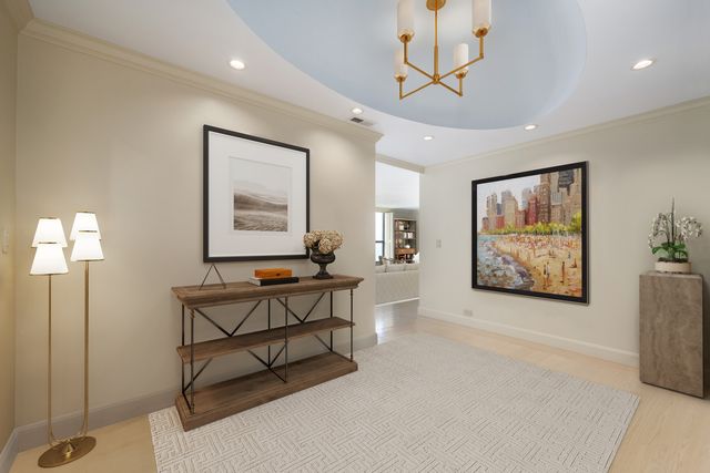 1040 N Lake Shore Drive 17D, Chicago, IL 60611