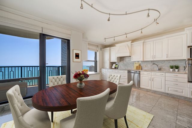 1040 N Lake Shore Drive 17D, Chicago, IL 60611