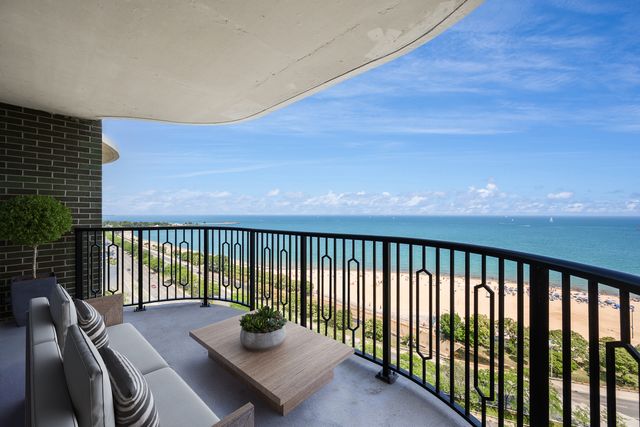 1040 N Lake Shore Drive 17D, Chicago, IL 60611