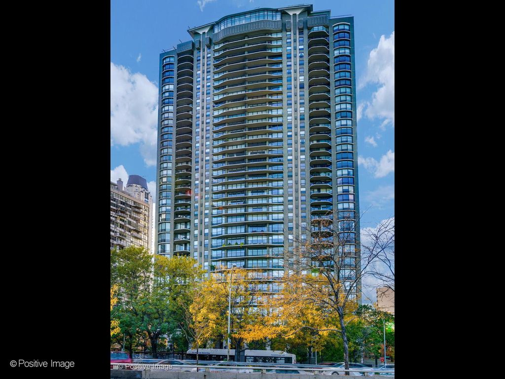1040 N Lake Shore Drive 17D, Chicago, IL 60611