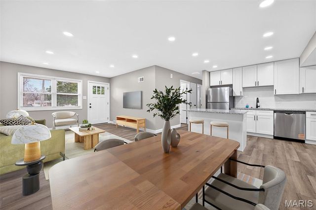 695 Mullanphy Road, Florissant, MO 63031