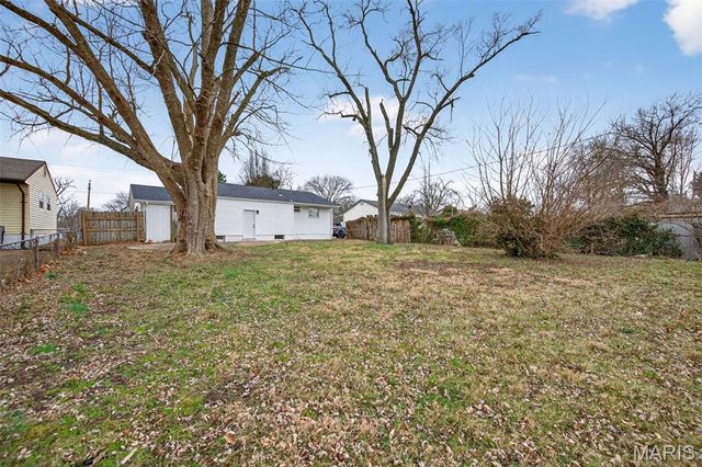 695 Mullanphy Road, Florissant, MO 63031
