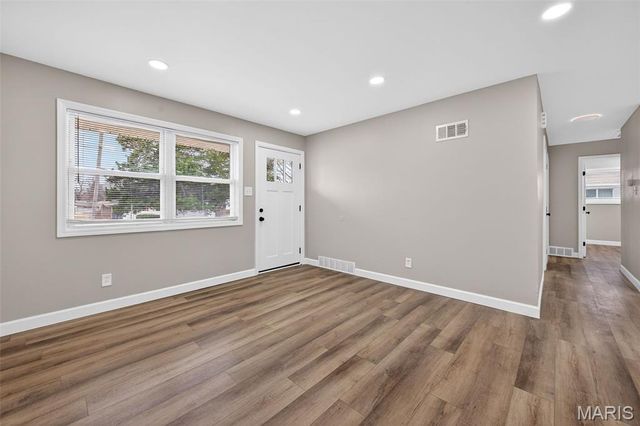 695 Mullanphy Road, Florissant, MO 63031