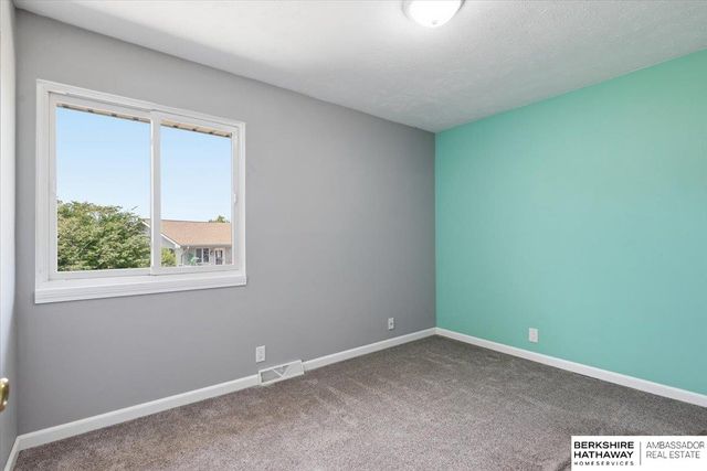 6204 S 140th Avenue, Omaha, NE 68137