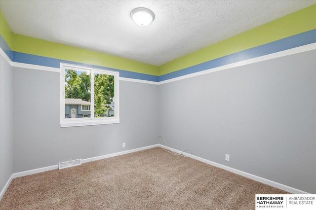 6204 S 140th Avenue, Omaha, NE 68137