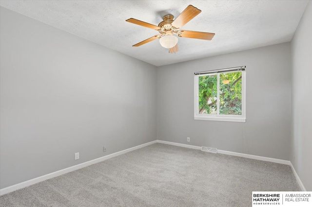 6204 S 140th Avenue, Omaha, NE 68137