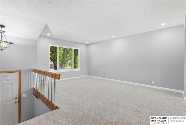 6204 S 140th Avenue, Omaha, NE 68137
