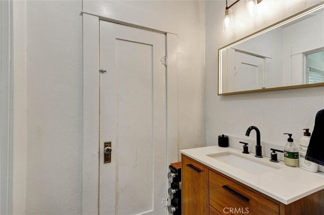 551 E Columbia, Pomona, CA 91767