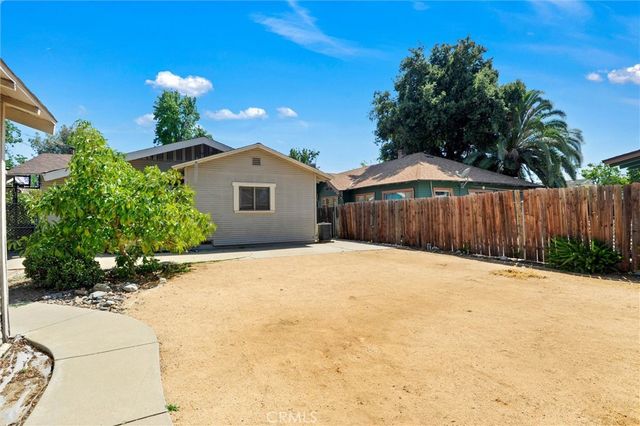 551 E Columbia, Pomona, CA 91767