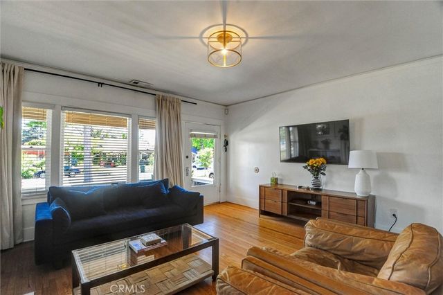 551 E Columbia, Pomona, CA 91767
