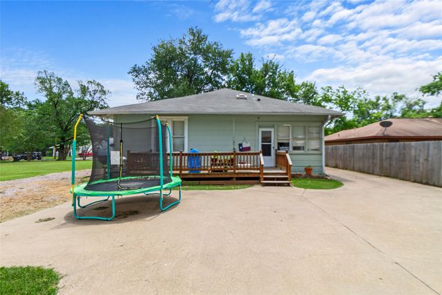 1594 W 4th Avenue, Corsicana, TX 75110