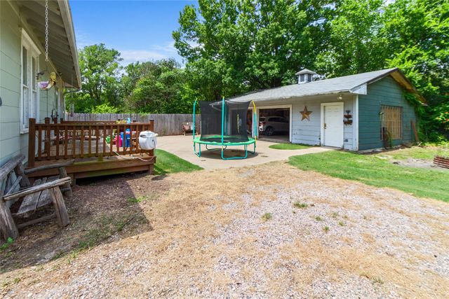 1594 W 4th Avenue, Corsicana, TX 75110