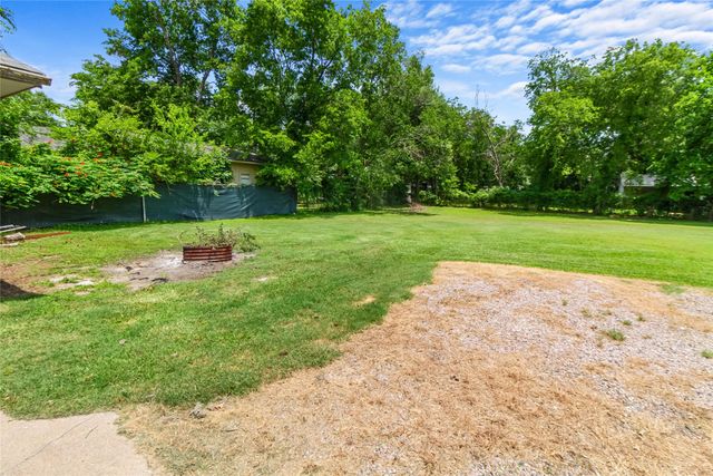 1594 W 4th Avenue, Corsicana, TX 75110