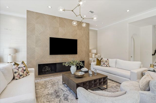 608 Little John Lane, Houston, TX 77024