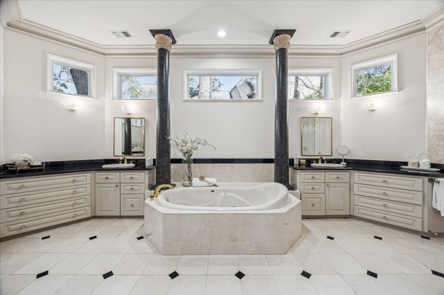 608 Little John Lane, Houston, TX 77024