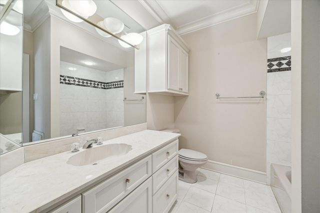 608 Little John Lane, Houston, TX 77024