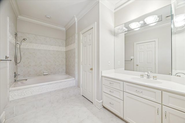 608 Little John Lane, Houston, TX 77024