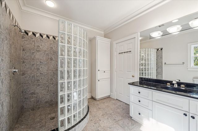 608 Little John Lane, Houston, TX 77024