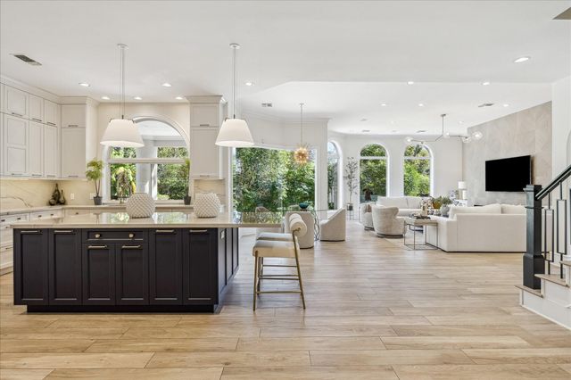 608 Little John Lane, Houston, TX 77024