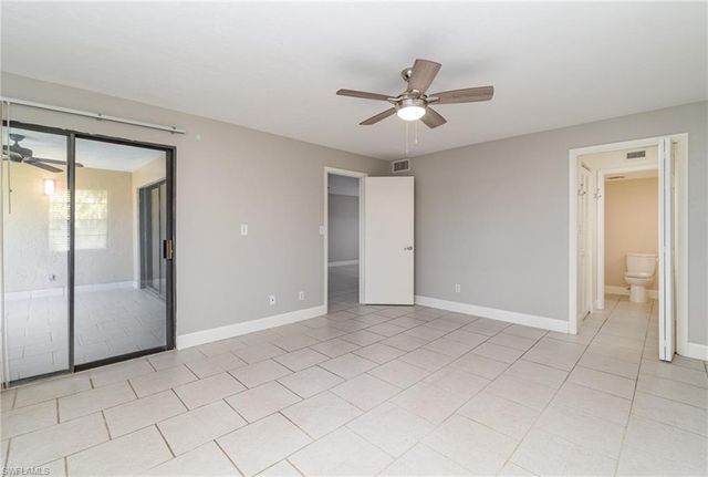 135 Cypress WAY E # H, Naples, FL 34110