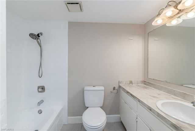 135 Cypress WAY E # H, Naples, FL 34110