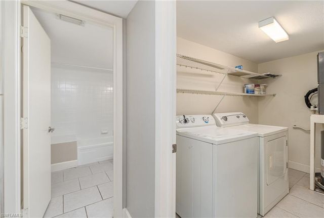 135 Cypress WAY E # H, Naples, FL 34110