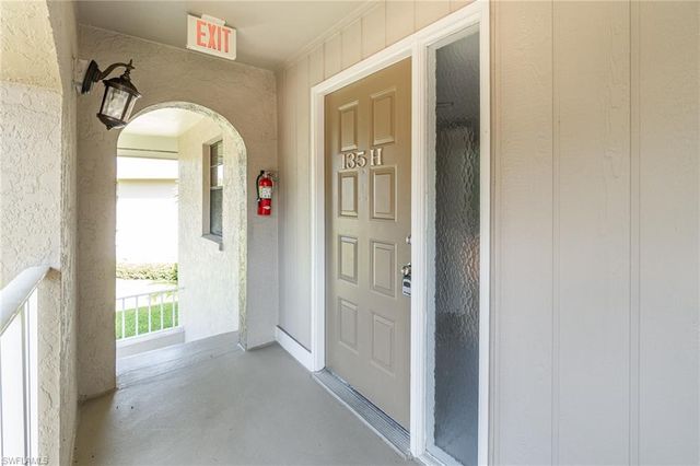 135 Cypress WAY E # H, Naples, FL 34110