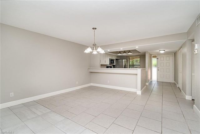 135 Cypress WAY E # H, Naples, FL 34110