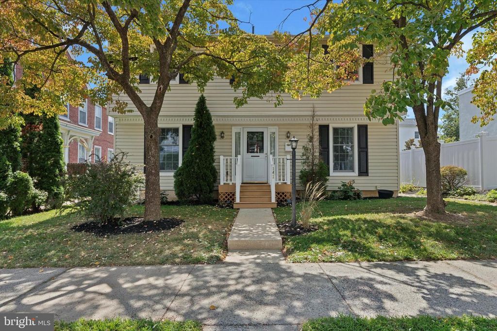 142 WASHINGTON AVE, Phoenixville, PA 19460