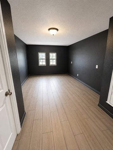 216 Monica Street, Glenn Heights, TX 75154