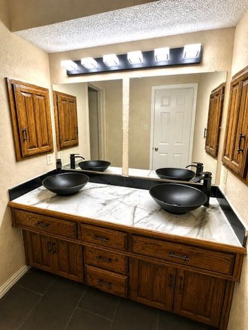 216 Monica Street, Glenn Heights, TX 75154