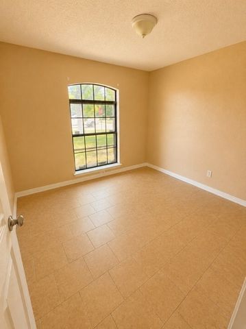 216 Monica Street, Glenn Heights, TX 75154