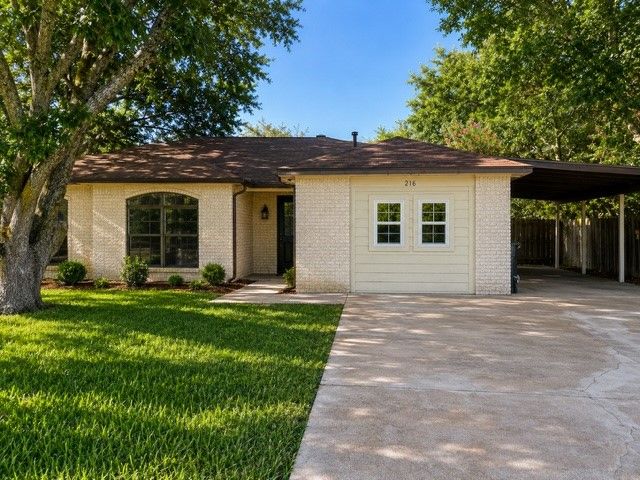 216 Monica Street, Glenn Heights, TX 75154