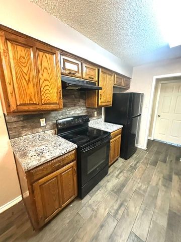 216 Monica Street, Glenn Heights, TX 75154