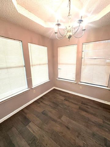 216 Monica Street, Glenn Heights, TX 75154