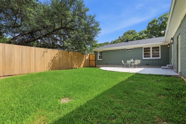 4120 Lanark Avenue, Fort Worth, TX 76109