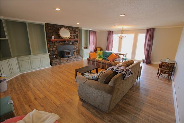 12598 Lodge Drive, Garfield, AR 72732