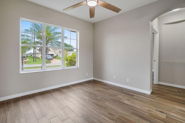 942 SW IDOL Avenue, Port St. Lucie, FL 34953