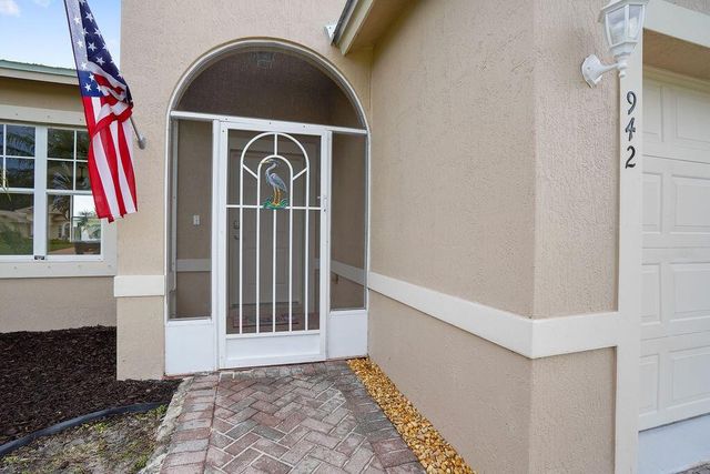 942 SW IDOL Avenue, Port St. Lucie, FL 34953
