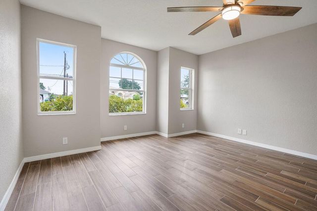 942 SW IDOL Avenue, Port St. Lucie, FL 34953