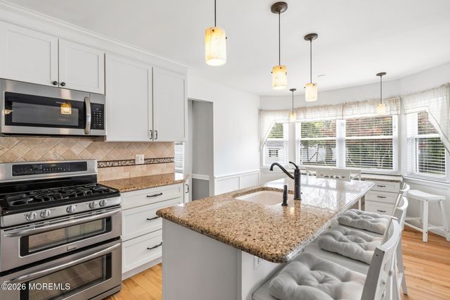 981 Feathertree Drive, Toms River, NJ 08753