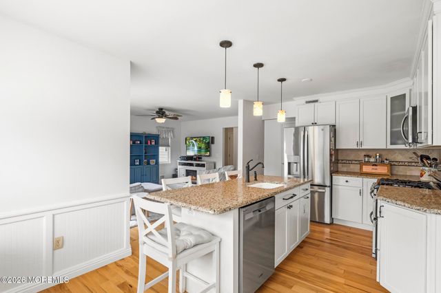 981 Feathertree Drive, Toms River, NJ 08753