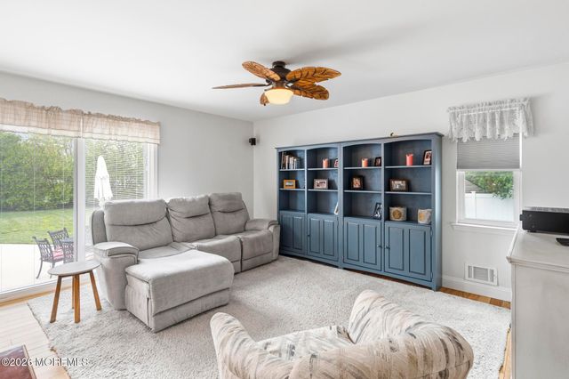 981 Feathertree Drive, Toms River, NJ 08753
