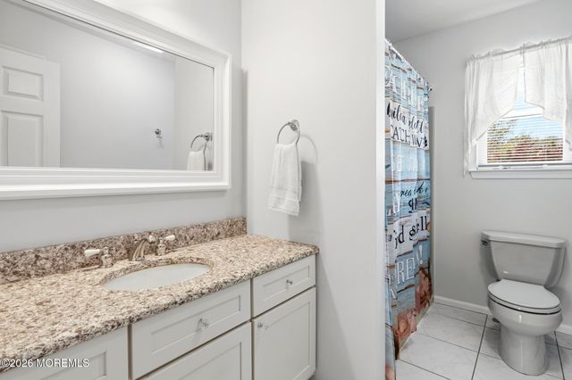 981 Feathertree Drive, Toms River, NJ 08753