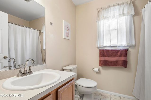 981 Feathertree Drive, Toms River, NJ 08753