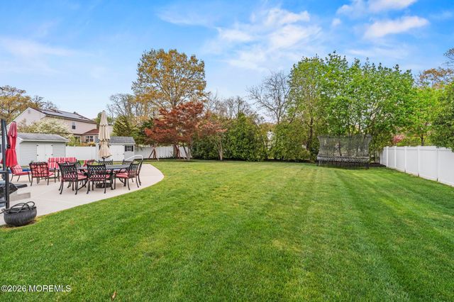981 Feathertree Drive, Toms River, NJ 08753