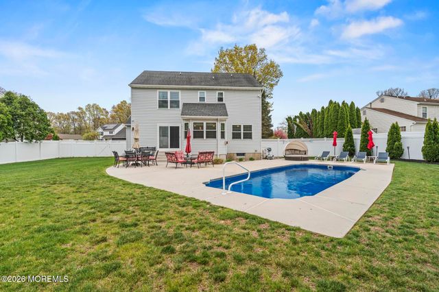 981 Feathertree Drive, Toms River, NJ 08753