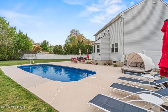 981 Feathertree Drive, Toms River, NJ 08753