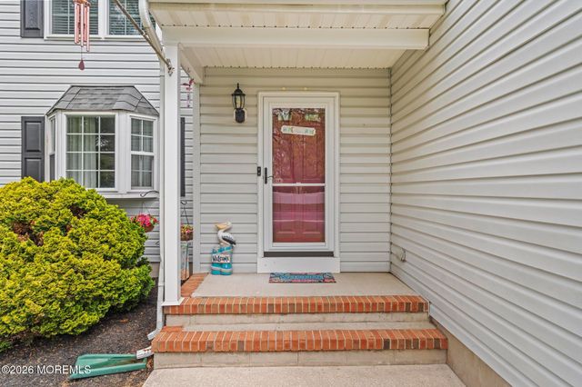 981 Feathertree Drive, Toms River, NJ 08753