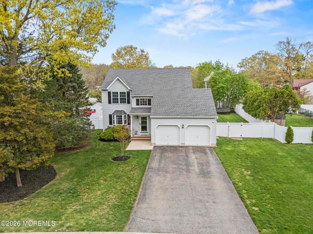 981 Feathertree Drive, Toms River, NJ 08753